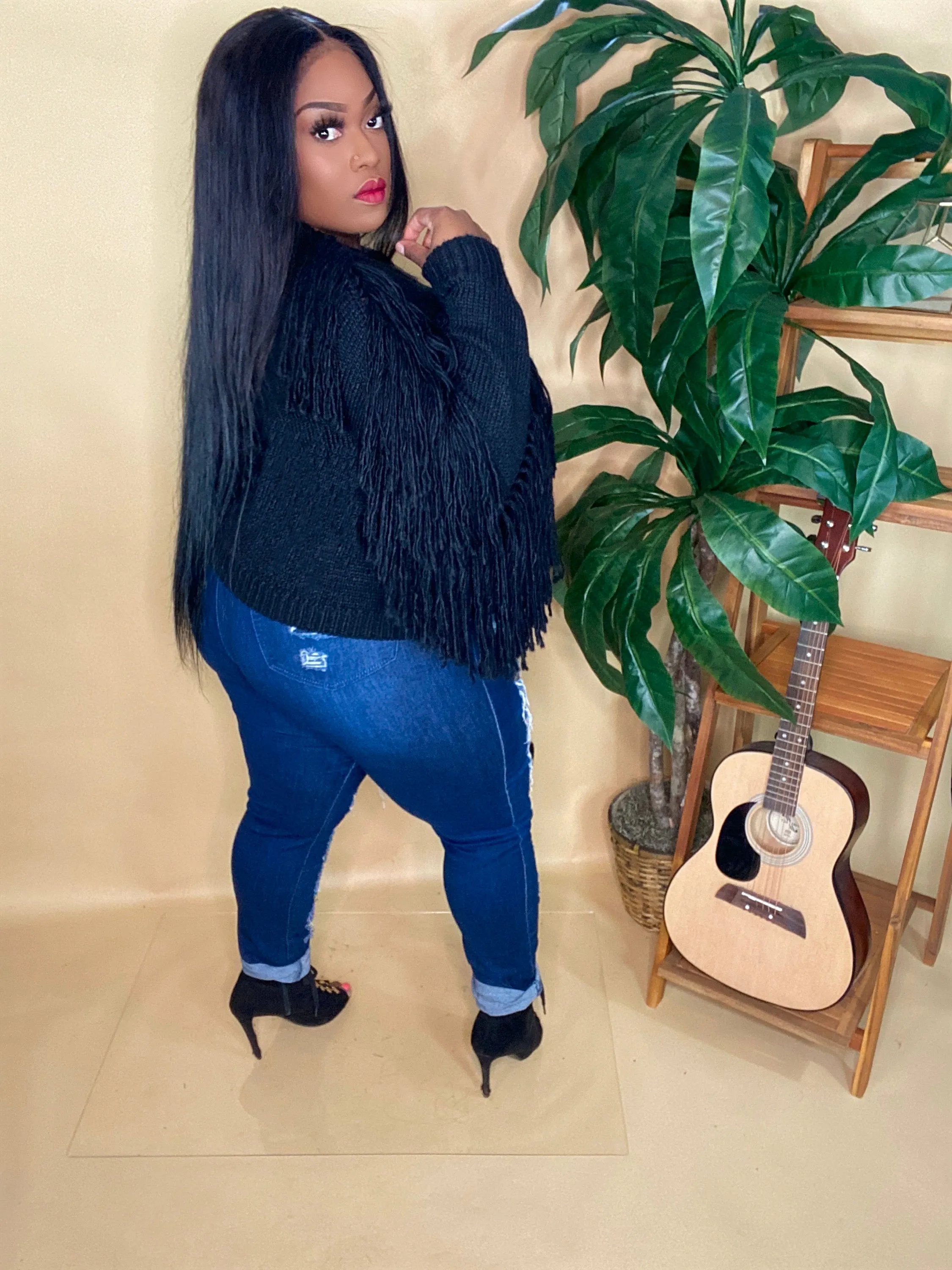 DISTRESSES DENIM JEANS